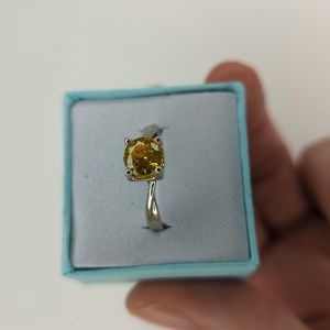 Fragrant Jewels Size 8 Ring Yellow Stone Twist Band NWOT